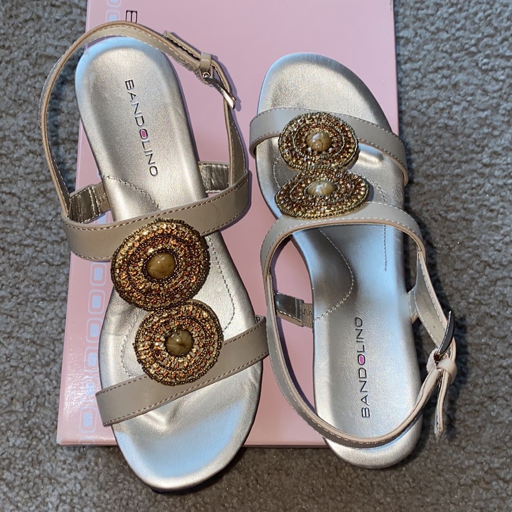 NWT size 6.5 by Bandolino.